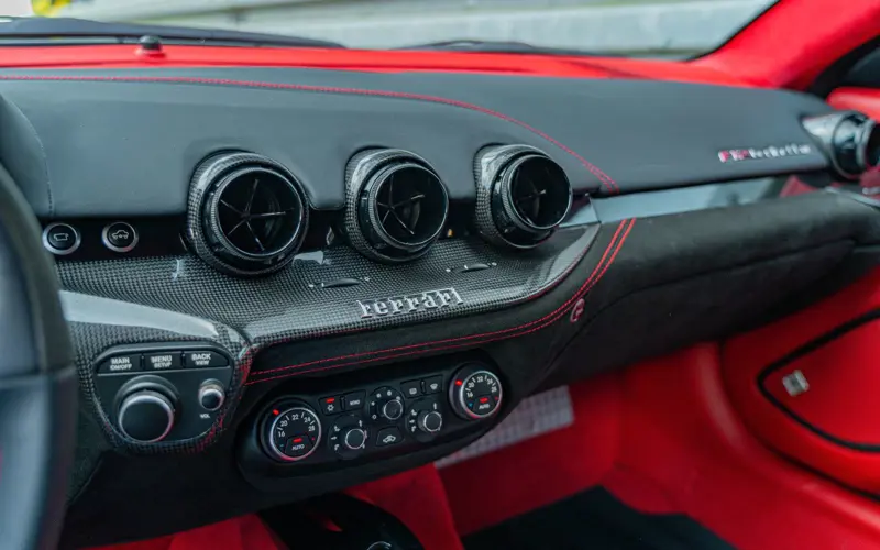 Ferrari F12 Berlinetta * ALCANTARA * CUSTOM * CARBON *  - 137176