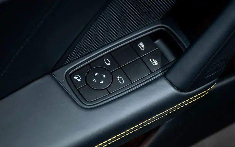 Porsche 911 Turbo S * 992.2 * MY26 * SPORTDES * CARBON EXTERIOR - 145916
