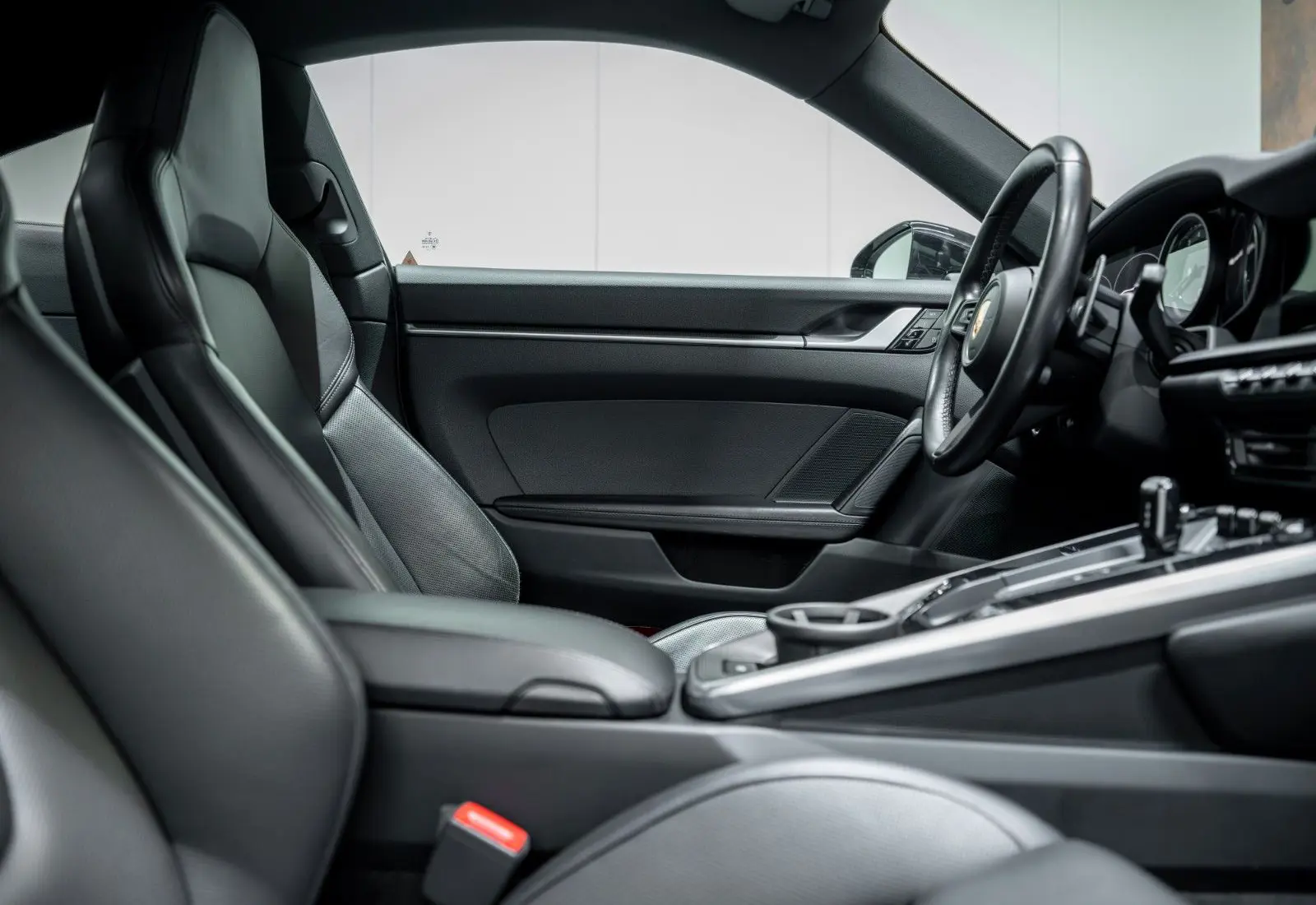 Porsche 911 Carrera 4S * 18-WEG * H.ACHSLENKUNG * SITZBELÜFT *  - 138302