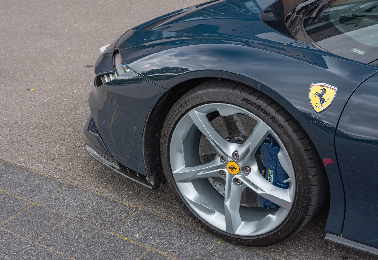 Ferrari SF90 Spider * CARBON(12x) * CARPLAY * LIFT * TWO-TONE *  - 124480