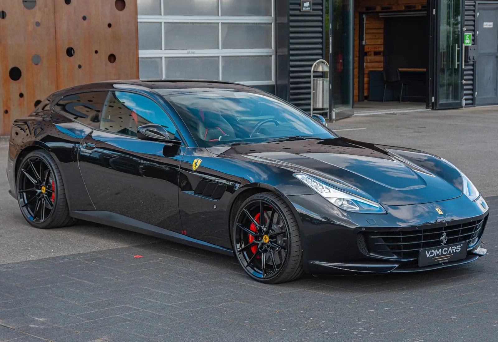 Ferrari GTC4Lusso V12 * NOVITEC * CARPLAY * P.DISPLAY * PANO * VO - 68428