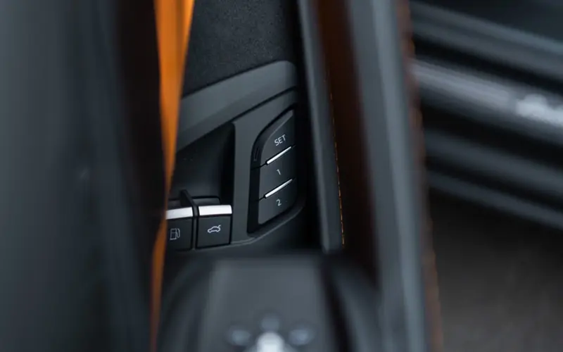 Lamborghini Urus SE * KERES MATTE * SONUS * MAINTENANCE PACK * 23" *  - 127983