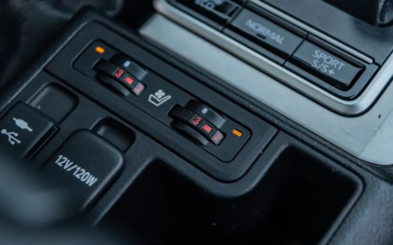 Toyota Land Cruiser 2.8 D-4D Executive * VOLL * 360 * MEMORY - 129136