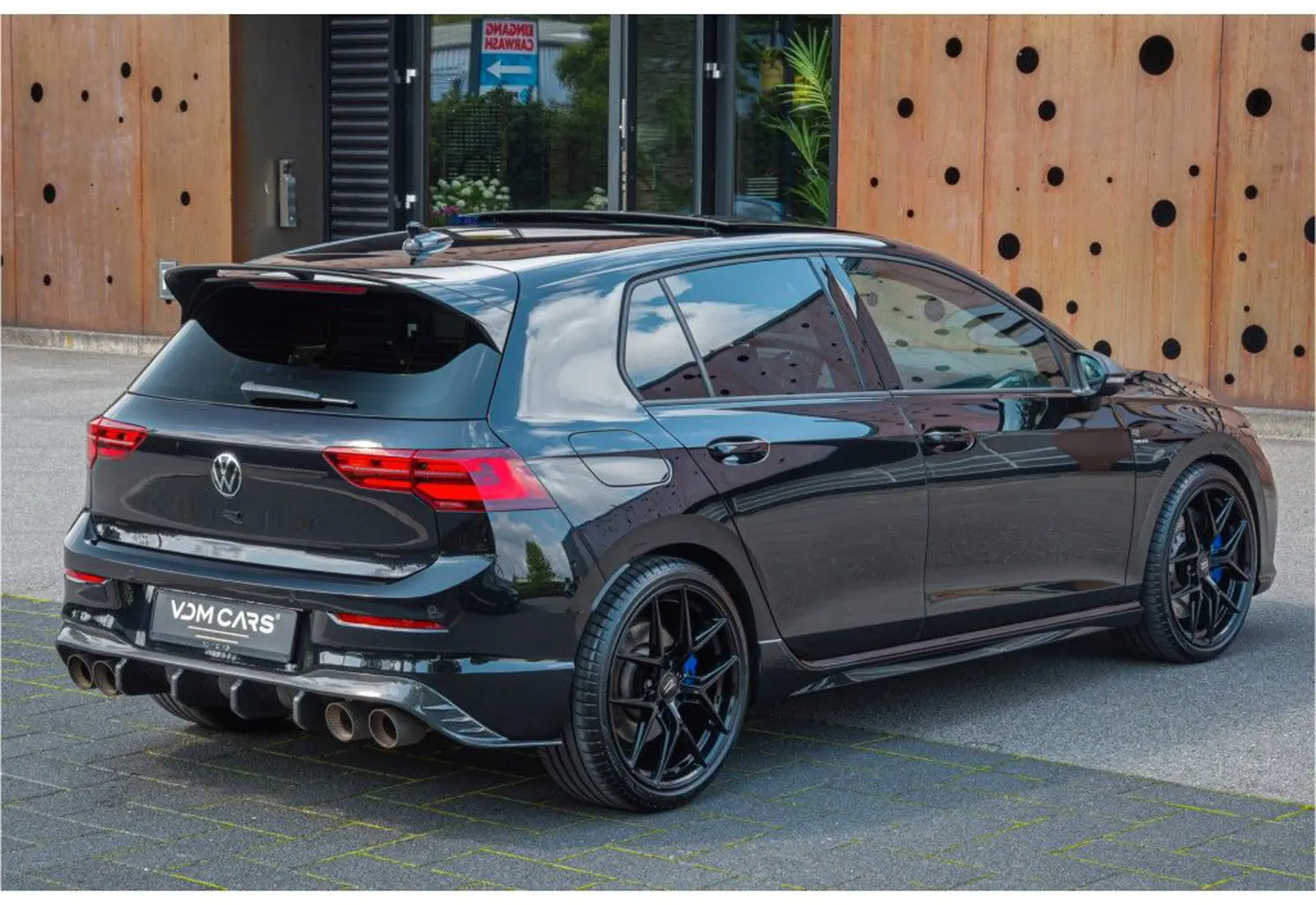 Volkswagen Golf VIII R 4Motion * AKRAPOVIC * STAGE 2 * PANO * PERF - 127643