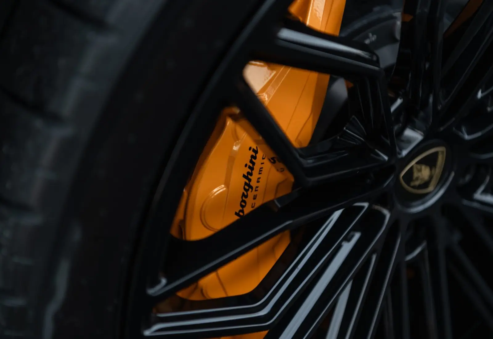 Lamborghini Urus SE * KERES MATTE * SONUS * MAINTENANCE PACK * 23" *  - 127972