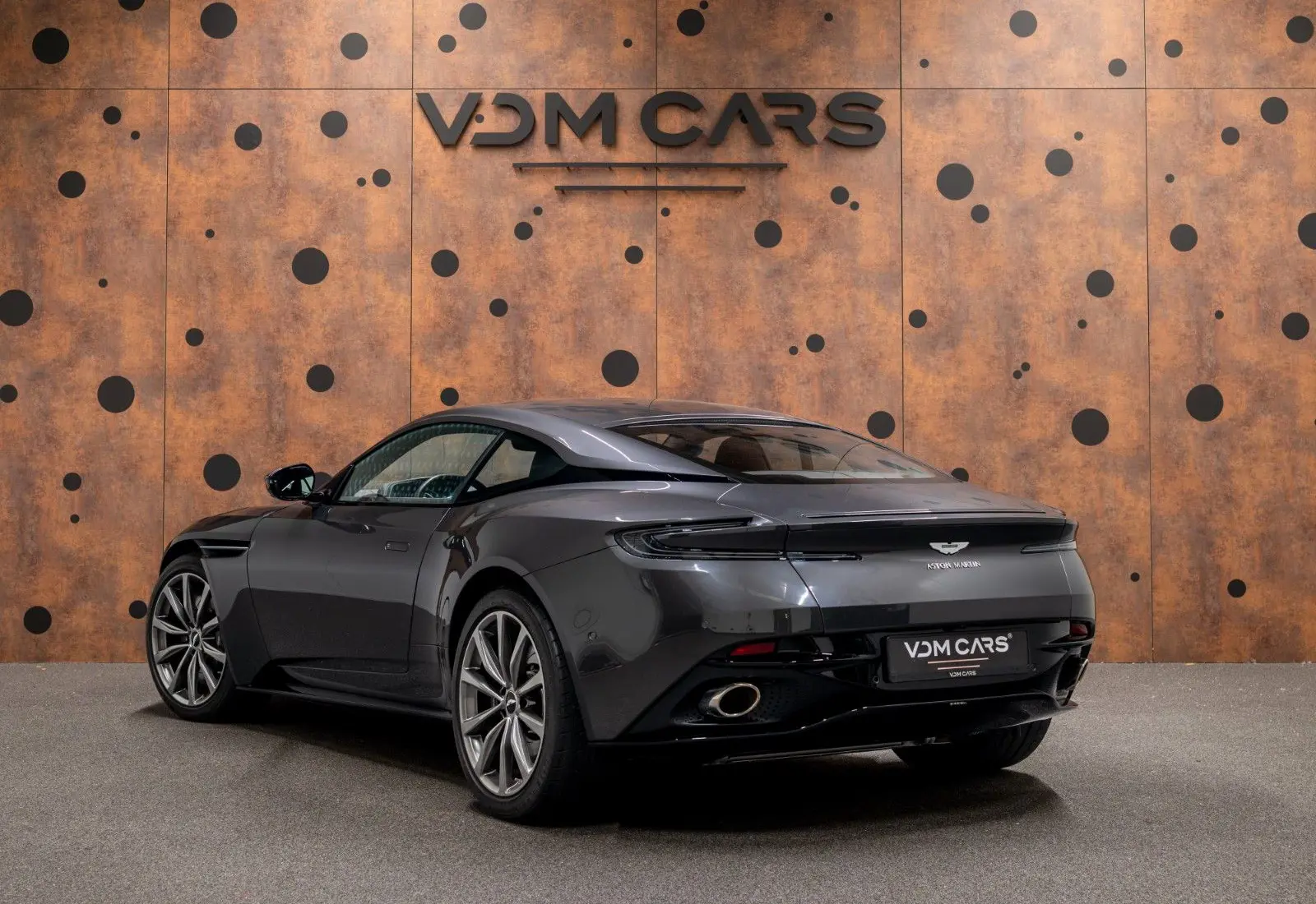 Aston Martin DB11 4.0 V8 * 9.564 km * INSPEKTION NEU * B&amp;O * 360 *  - 165655