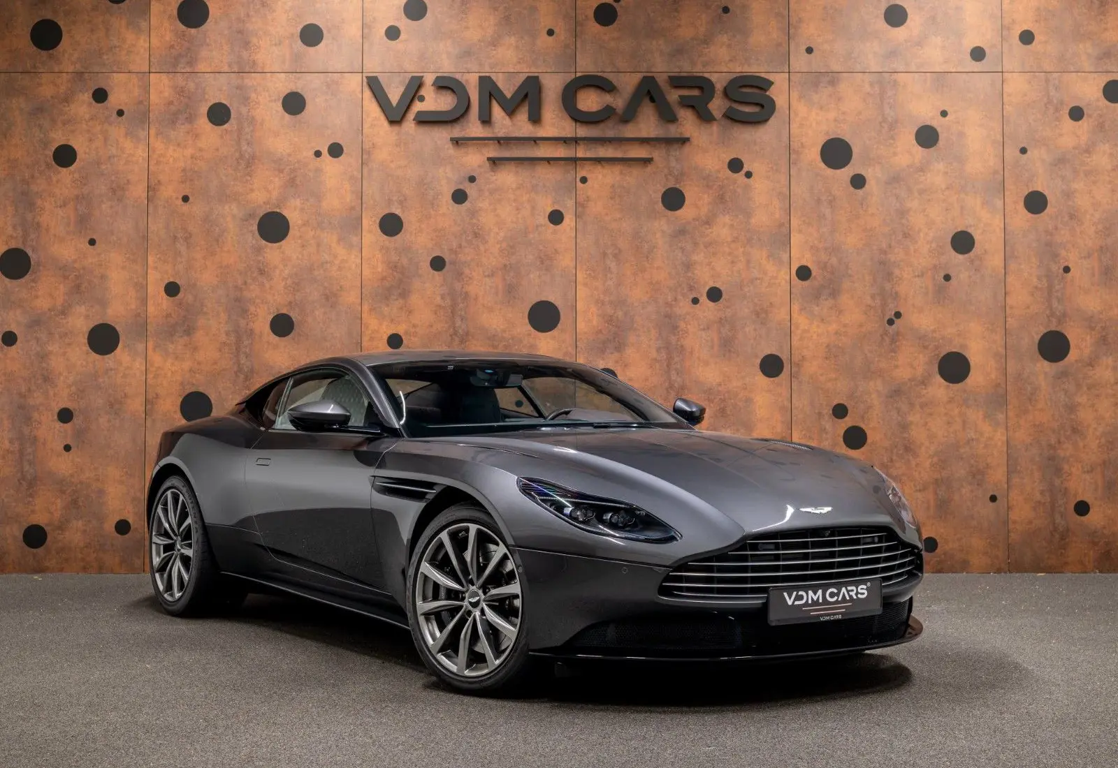 Aston Martin DB11 4.0 V8 * 9.564 km * INSPEKTION NEU * B&amp;O * 360 *  - 147401