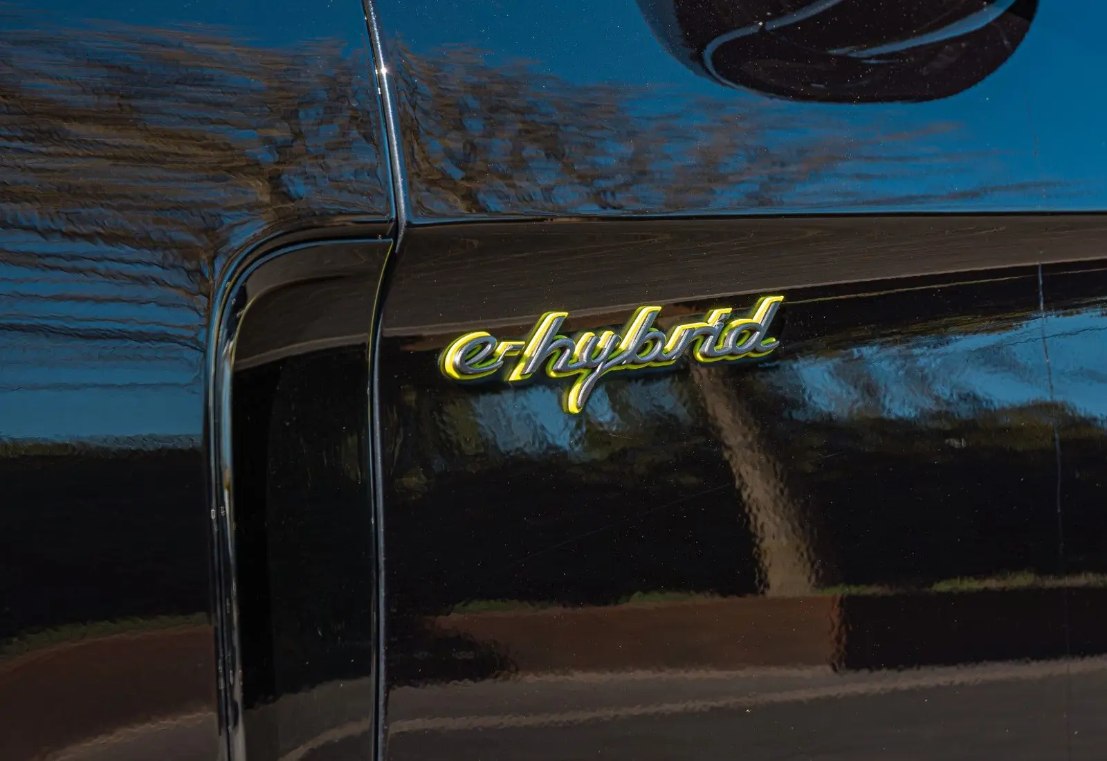 Porsche Panamera Sport Turismo 4 E-Hybrid Platinum Editi - 144838