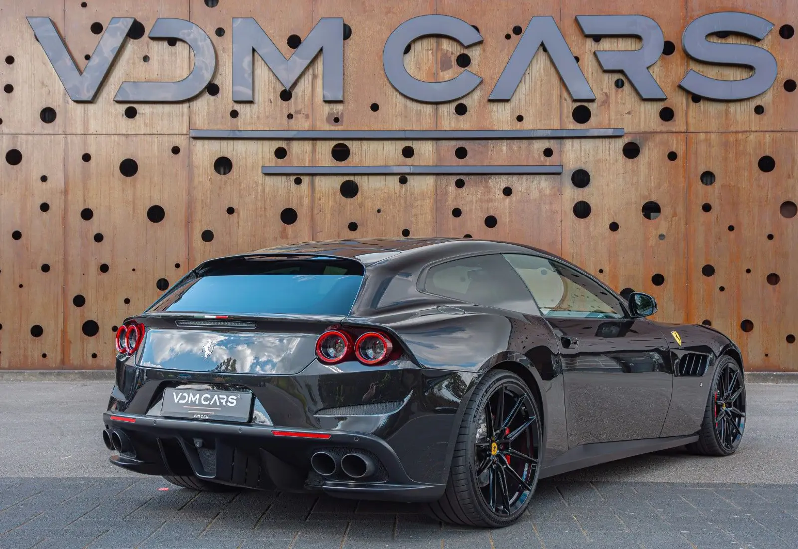 Ferrari GTC4Lusso V12 * NOVITEC * CARPLAY * P.DISPLAY * PANO * VO - 96753