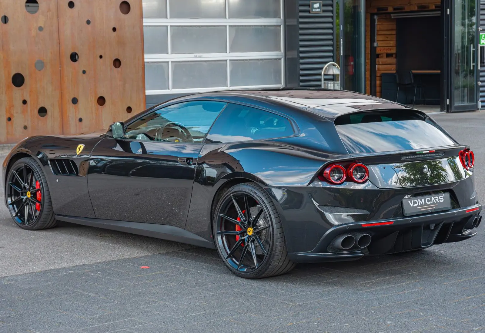 Ferrari GTC4Lusso V12 * NOVITEC * CARPLAY * P.DISPLAY * PANO * VO - 96750