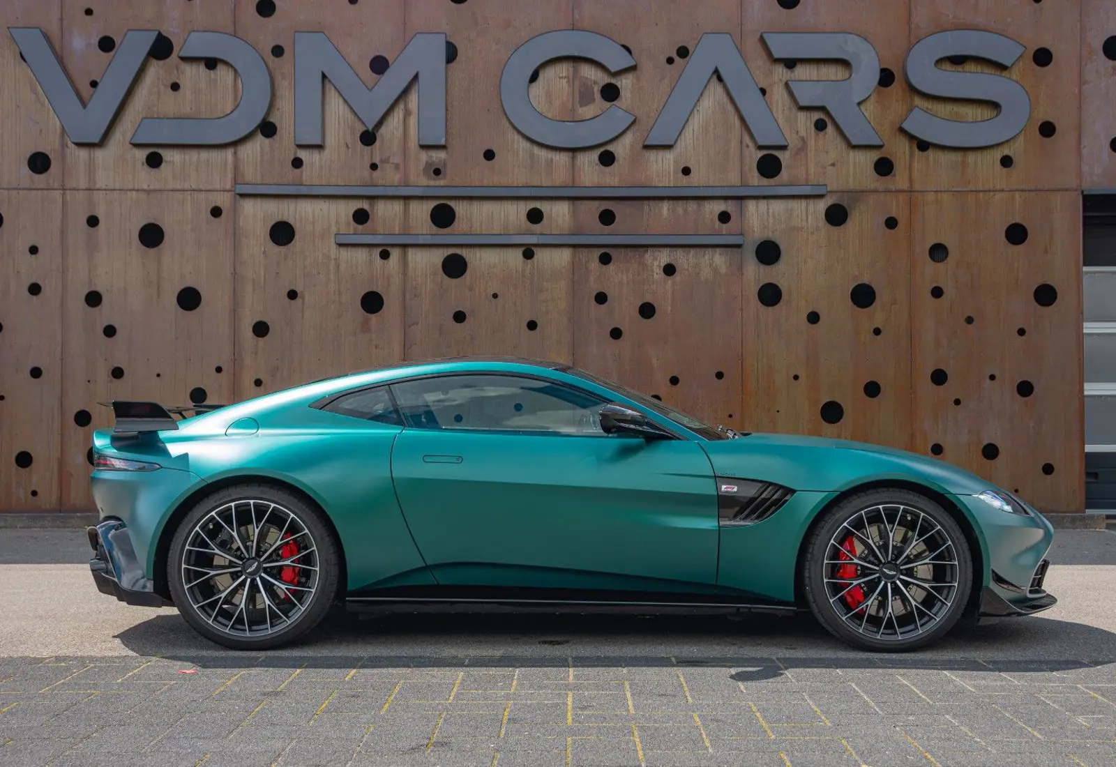 Aston Martin Vantage F1 * CARBON * AEROKIT * 360 * ELEC.SEAT - 110223