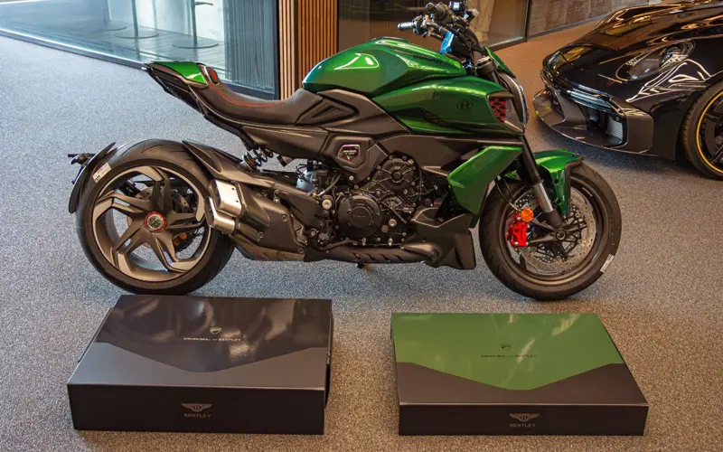 Ducati Diavel Bentley V4 * 1 OF 500 * LIMITED ED *  - 102726