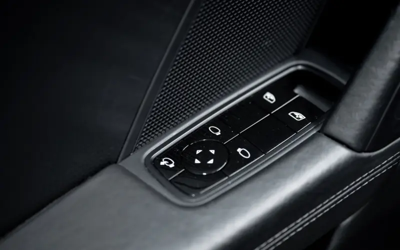 Porsche 911 Carrera 4S * 18-WEG * H.ACHSLENKUNG * SITZBELÜFT *  - 138317