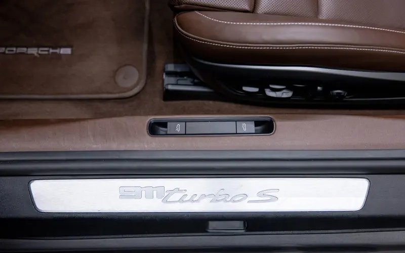 Porsche 911 Turbo S Cabriolet * LIFT * 360 * BELÜFTUNG * ACC *  - 133040