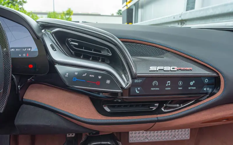 Ferrari SF90 Spider * CARBON(12x) * CARPLAY * LIFT * TWO-TONE *  - 119422