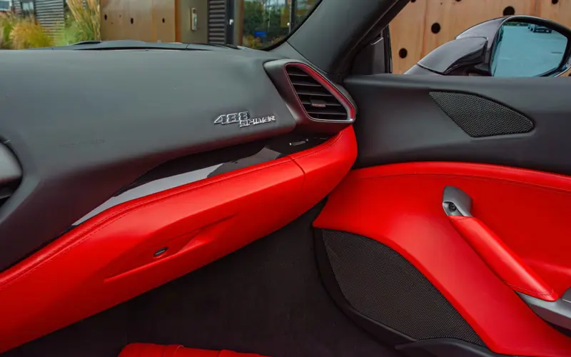 Ferrari 488 Spider * NEW SERVICE * NEW POWER * CAMERA * LEATHER - 102636