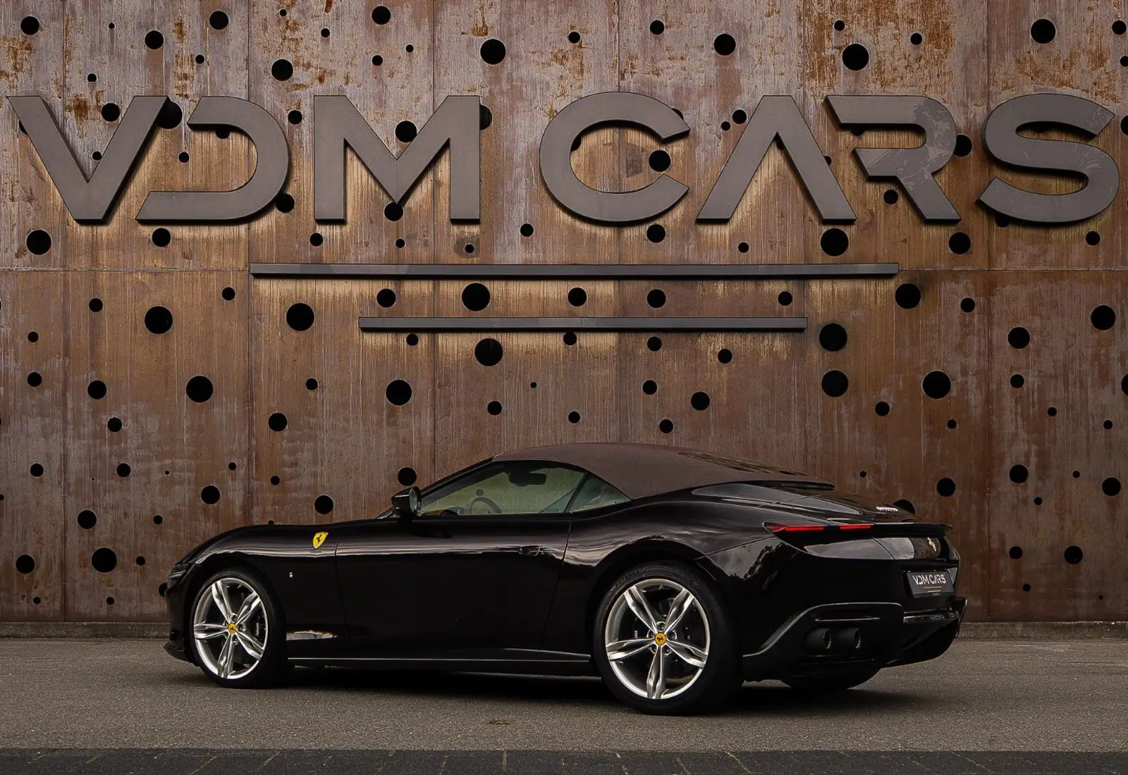 Ferrari Roma Spider * SPECIAL COLOR * VENT * VOLL * LP €345.000 - 171120